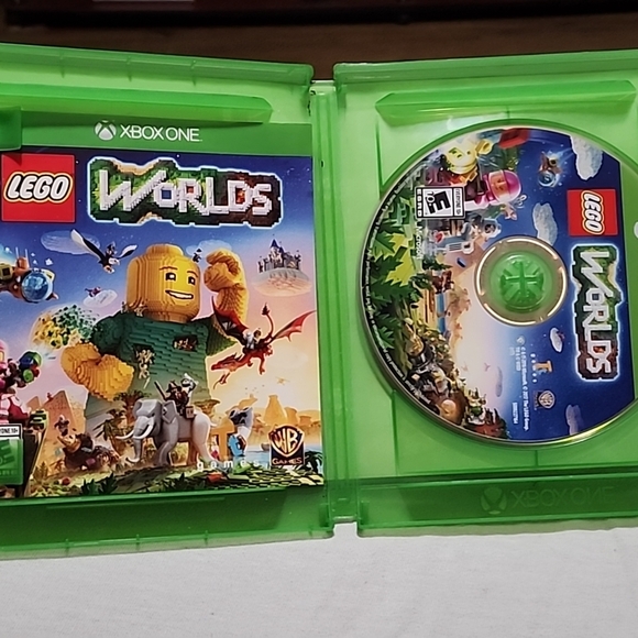 Microsoft Xbox One LEGO Worlds Game - Green Case - Picture 4 of 4